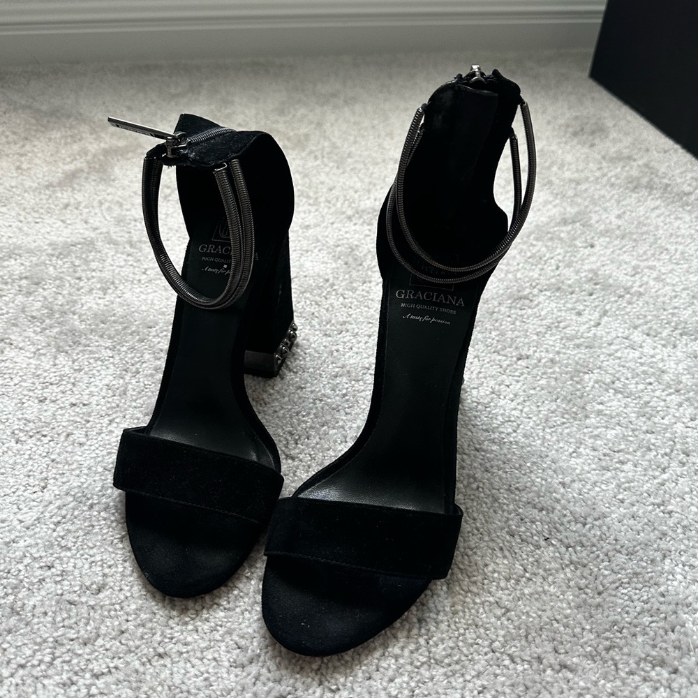 Gracia Black Ankle Strap Heels
